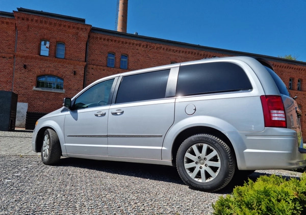 Chrysler Town &amp; Country cena 32000 przebieg: 270000, rok produkcji 2010 z Olsztyn małe 667